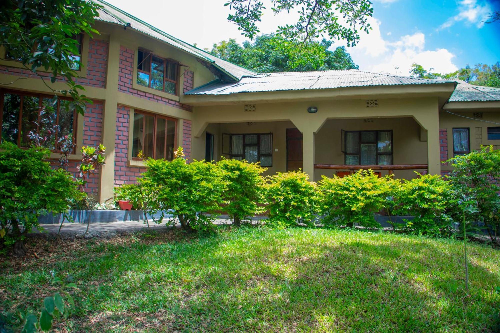 Shamba Hostel Usa River ภายนอก รูปภาพ